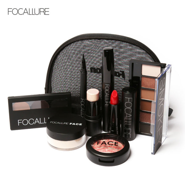 FOCALLURE Makup Tool Kit 8 PCS Must Have Cosmetics Including Eyeshadow Lipstick With Makeup Bag Makeup Set